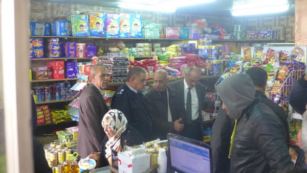 الشرطة تشارك بجولة ميدانية على الاسواق في سلفيت