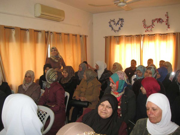 الهلال الأحمر يحتفل بأمهات متطوعيه وبموظفاته بقلقيلية