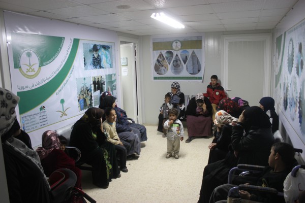 وحدة الدعم النفسي في العيادات التخصصية السعودية تقدم العلاج المعرفي للاجئين السوريين