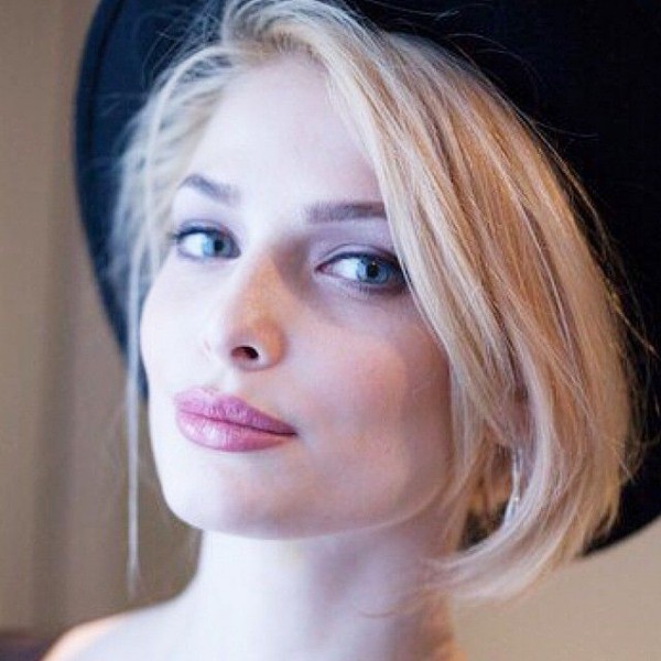 بالصور: فنانة روسية "مذهلة" تهزم نجمات هوليوود بجمالها الخاطف