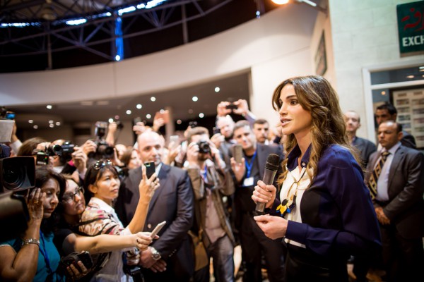 الملكة رانيا تلتقي مجموعة من الصحفيين وممثلي التواصل الاجتماعي من 26 دولة لترويج السياحة في الاردن