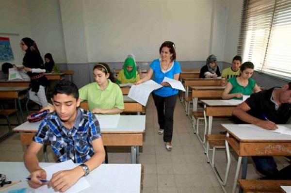 فلسطينيو سورية في لبنان يجددون مطالبتهم بالسماح لأبنائهم التقدم للامتحانات