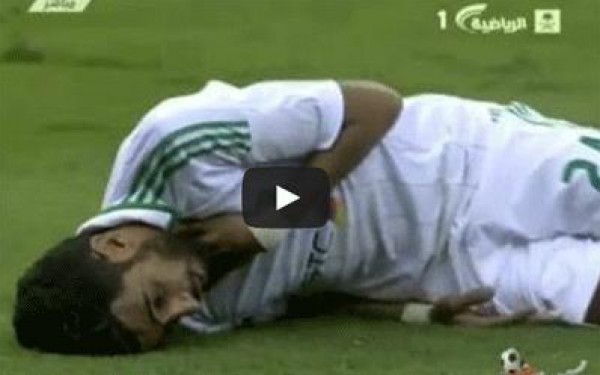 كيف تنقذ اللاعب الذي يبتلع لسانه