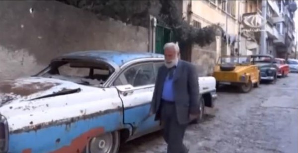 مواطن سوري يحتفظ بـ20 سيارة كلاسيكية ورثها عن والده