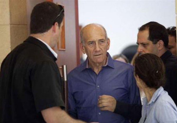 إدانة رئيس الوزراء الإسرائيلي السابق إيهود أولمرت في قضية فساد