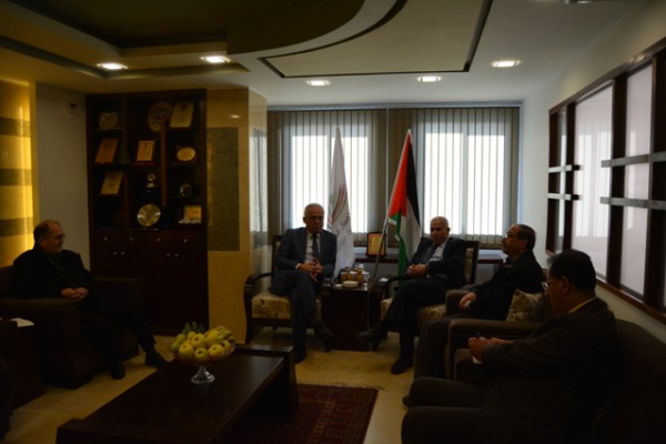 ملتقى رجال الاعمال الفلسطيني وبلدية دورا يبحثان سبل التعاون