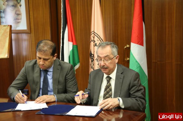مجموعة الاتصالات الفلسطينية تتبرع بتنفيذ مجموعة من المشاريع لجامعة النجاح الوطنية