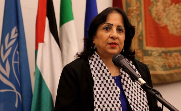 سفيرة فلسطين في ايطاليا تلقي محاضرة حول يوم الارض في كلية السياسة بجامعة روما