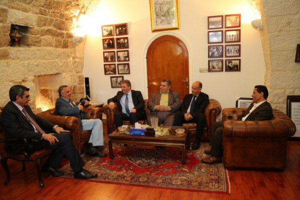 السفير الفلسطيني في لبنان يزور الامين طلال أرسلان ليضعه في صورة الاوضاع في فلسطين