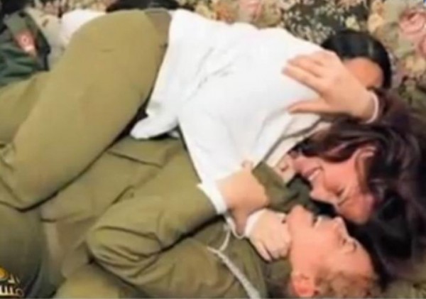 الإبراشي يعرض فيديو عن سلوكيات "الشاذات جنسياً" في إسرائيل