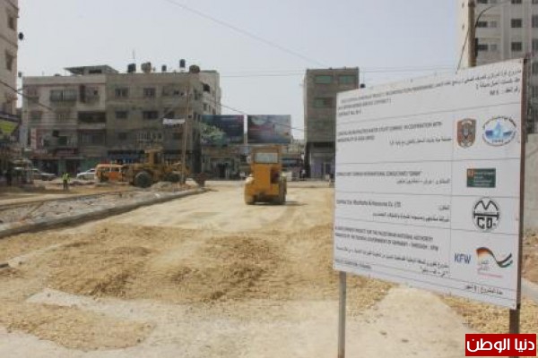 بلدية غزة تشرع في إصلاح تقاطع شارع الجلاء مع جمال عبد الناصر