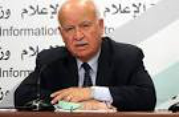 د. الاغا: اتصالات مع كافة الأطراف في سوريا لإعادة الهدوء إلى مخيم اليرموك