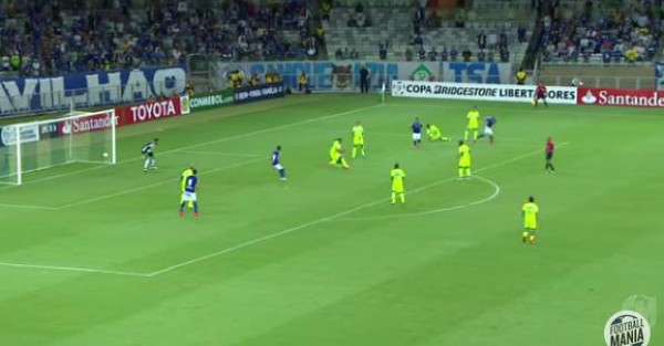 هدف رائع من حركة أكروباتية مذهلة فى كأس ليبرتادوريس