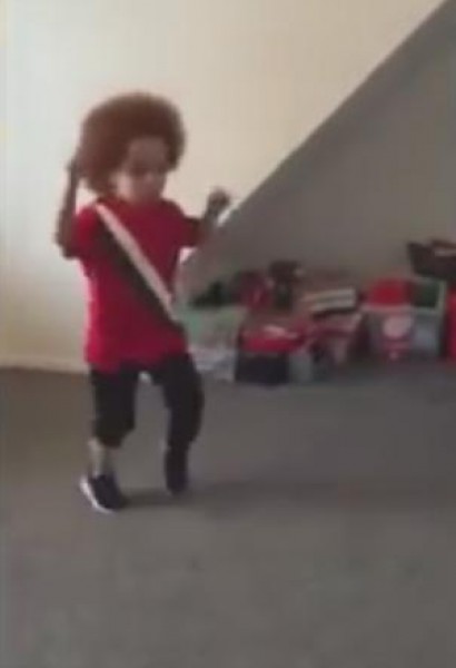 الطفل الراقص