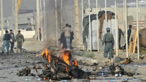 عشرات القتلى في هجوم انتحاري شرق افغانستان