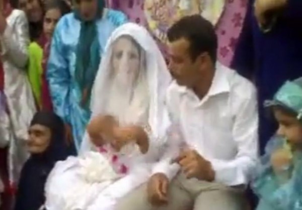 عريس يصفع عروسته أثناء الزفاف