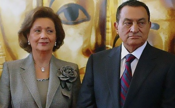 فيديو.. حقيقة إصابة سوزان مبارك بالزهايمر