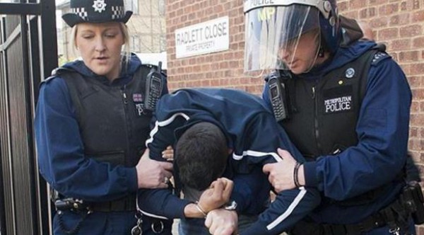 إطلاق سراح 6 معتقلين في بريطانيا