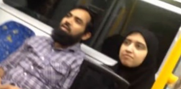 بالفيديو: كيف دافعت استرالية عن مسلمة محجبة