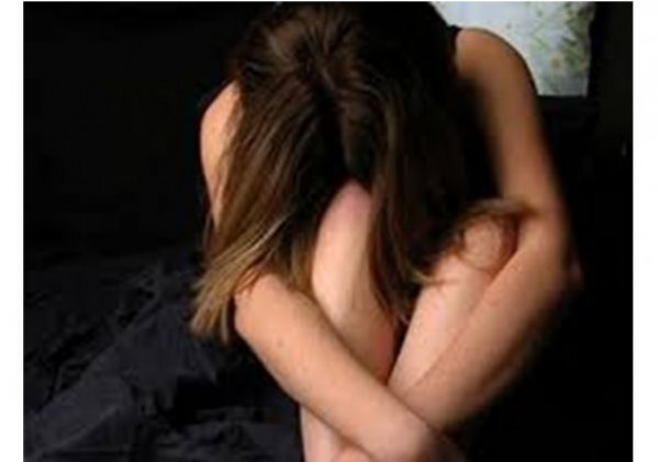 فتاة مغربية تتعرض لاغتصاب جماعي داخل عمارة سكنية