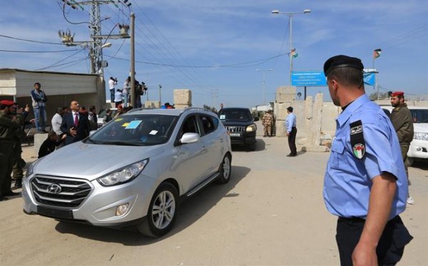 وزراء حكومة الوفاق الوطني يصلون غزة للإلتحاق بوزاراتهم ومتابعة عملهم