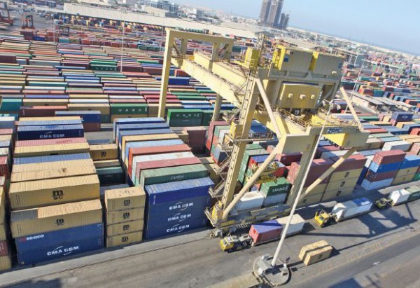 منظمة: صادرات السلع من الشرق الأوسط تراجعت 4 في المئة