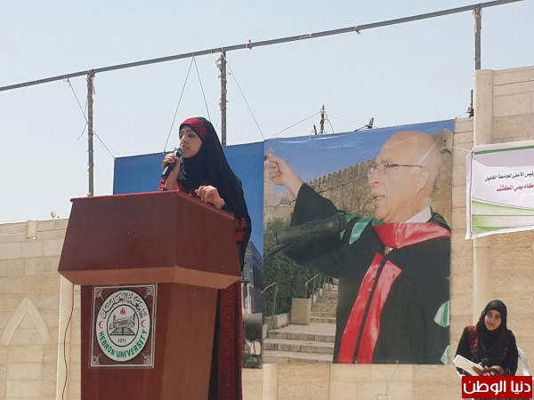 النائب أيمن عودة يشارك في تكريم الطلبة الأوائل في جامعة الخليل