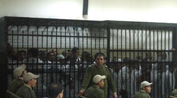 محكمة مصرية تقضي بإعدام 22 إخوانياً في قضية كرداسة