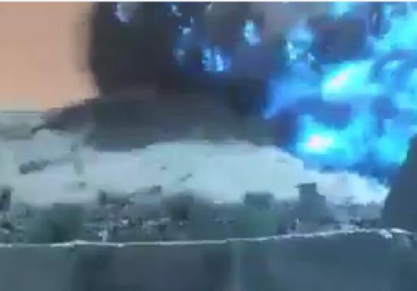 خطير.. فيديو قريب جدا يصور لحظات تدمير معسكر جبل عطان باليمن