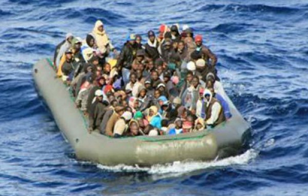 فاينانشيال تايمز: الفوضى في ليبيا وراء ارتفاع أعداد المهاجرين إلى أوروبا