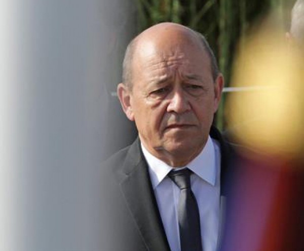 وزير الدفاع الفرنسي يغادر بيروت متوجهاً إلى الدوحة