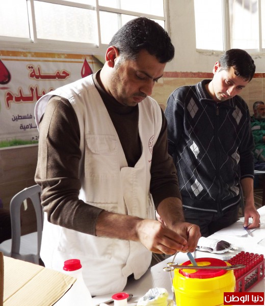 اتحاد العمال ينظم حملة للتبرع بالدم بمدينة غزة