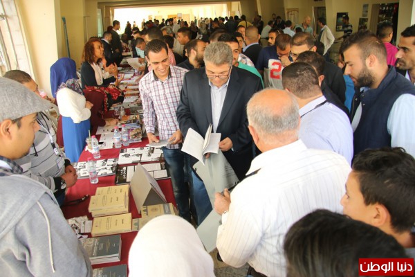 افتتاح بازار وافلام حقوق الانسان في جامعة القدس
