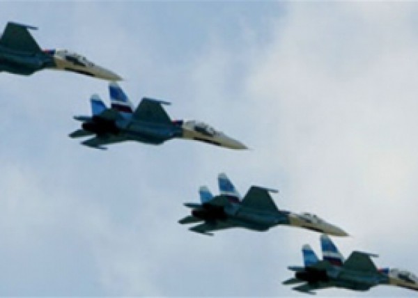الطيران الإسرائيلي ينفذ غارات على مواقع لقوات الاسد وحزب الله في القلمون