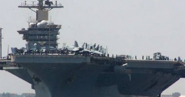 واشنطن تسحب حاملة طائرات وبارجة قاذفة للصواريخ من قبالة سواحل اليمن