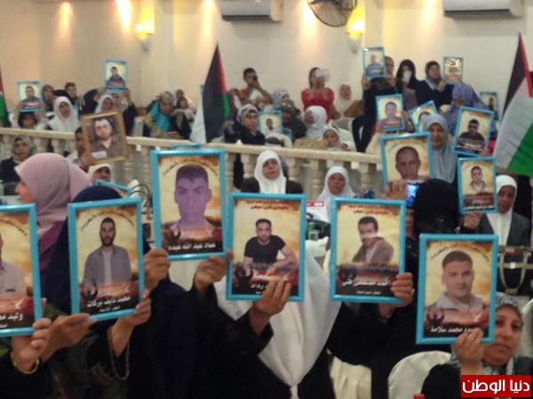 اللجنة العليا لإحياء فعاليات يوم الأسير في طولكرم تكرم أهالي الأسرى والمعتقلين في سجون الاحتلال