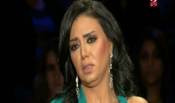 رانيا يوسف: تحرشوا بي وابنتي في "التحرير"..واعترافي بالحادث ليس "متاجرة"