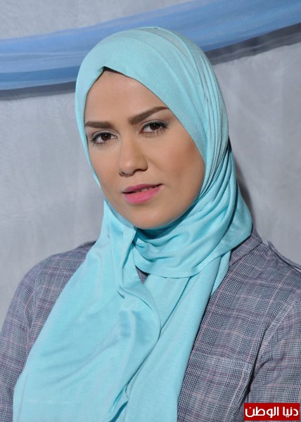 ريم هلال  ترتدي الحجاب بعد انجاب ابنها أدم