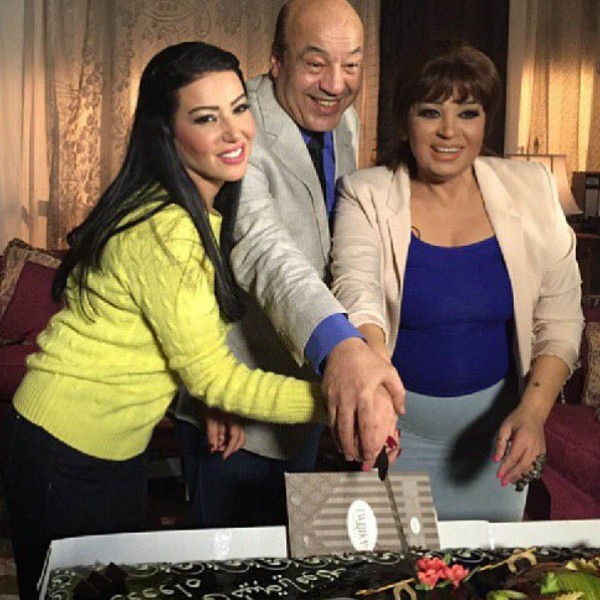 سمية الخشاب تحتفل بعيد ميلاد فيفي عبده