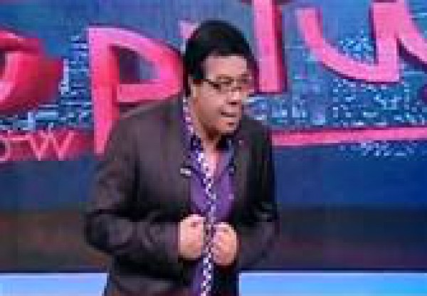 أحمد أدم يقلد توفيق عكاشة وحياة الدرديري