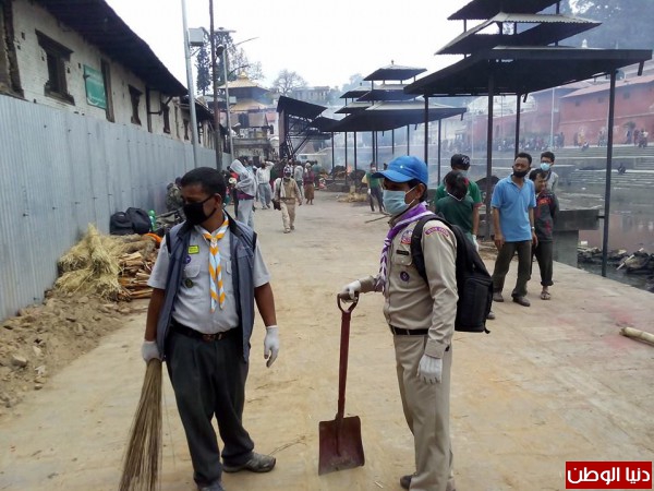 الكشافة النيبالية تساعد في إنقاذ الناجين من كارثة الزلزال المدمر