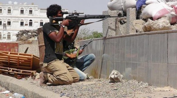 مصادر يمنية: المقاومة الشعبية تحرز تقدماً في تعز