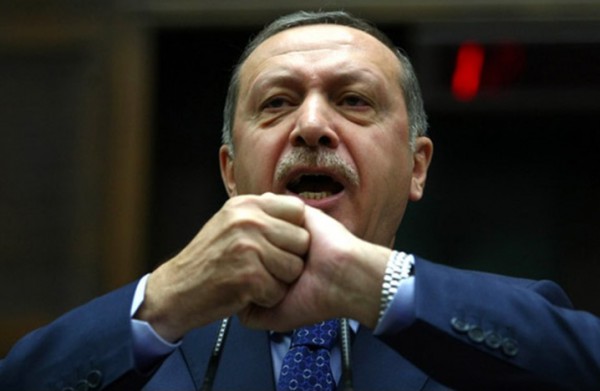 أردوغان يردد أبيات الشعر التي اعتقل بسببها قبل 18 سنة