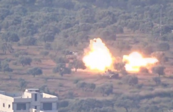 بالفيديو ..تدمير دبابتين للجيش السوري في منطقة زراعية بريف إدلب