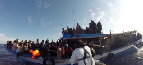 مقتل نحو 40 مهاجراً في غرق زورق قبالة إيطاليا