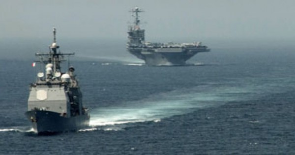 البحرية الإيرانية توجه تحذيرات لسفينة وطائرات أمريكية بخليج عدن