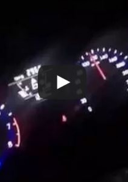شابّ يوثق لحظة صراخه ووفاته وهو يقود سيارته بسرعة 200كم
