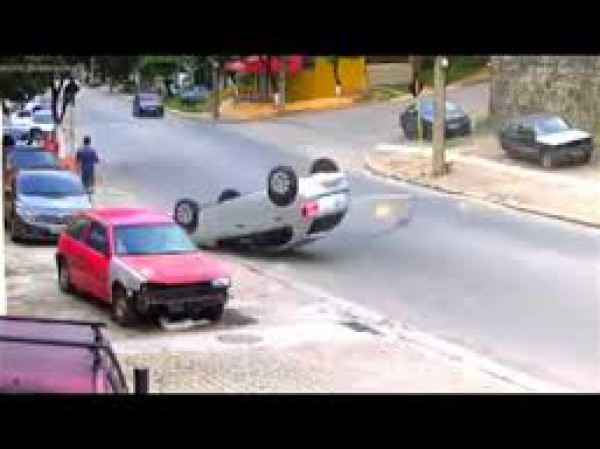 أغرب رد فعل لشخص نجا من موت محتم