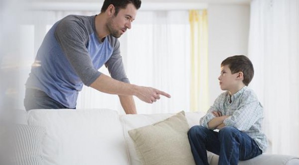5 أنواع من العقاب لا تعرض طفلك لها
