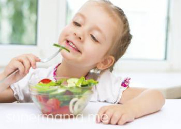 15 نصيحة لتحفيز طفلك على تناول الغداء